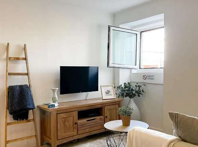 In The Heart Of Alfama! Cozy 1 Bedroom Διαμέρισμα *